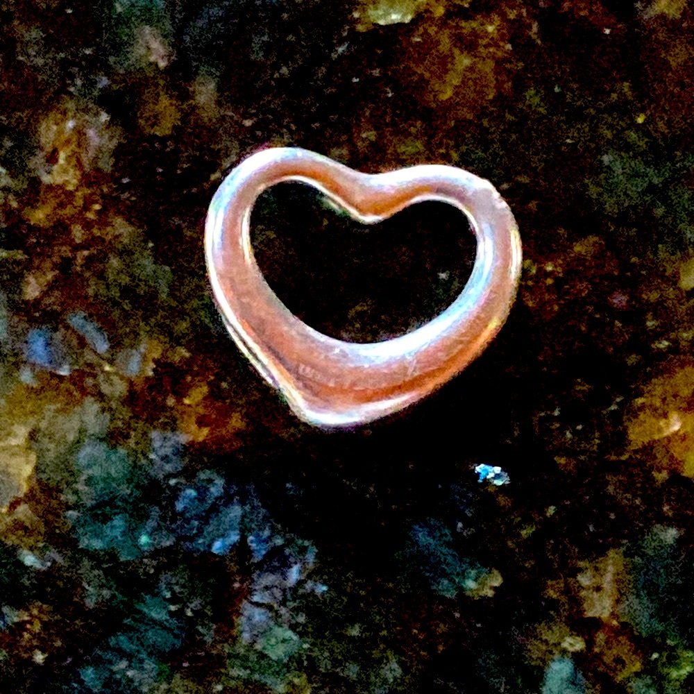 Tiffany & CO Elsa Peretti  open heart pendant